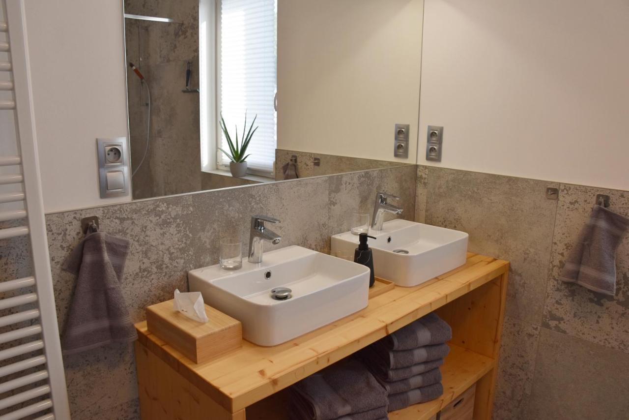 Holiday Home Znojmo W/ Wellness & Wine Екстериор снимка